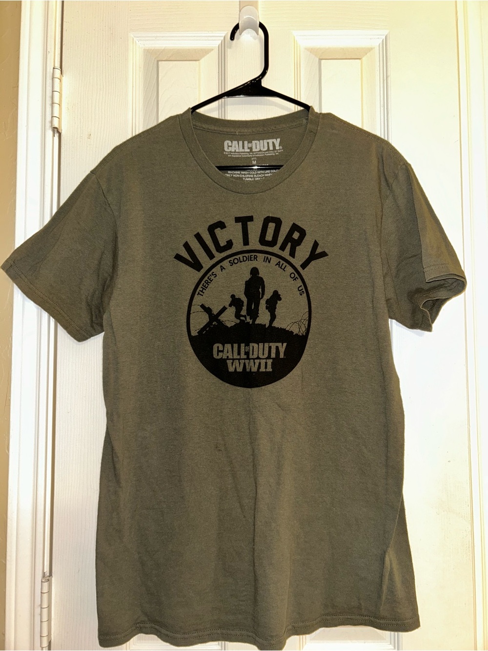 Call Of Duty WWII Olive Victory Shirt Size Medium NWOT